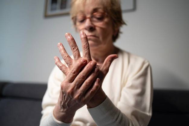 Jakie choroby pogarszające stan kości mogą prowadzić do osteoporozy?